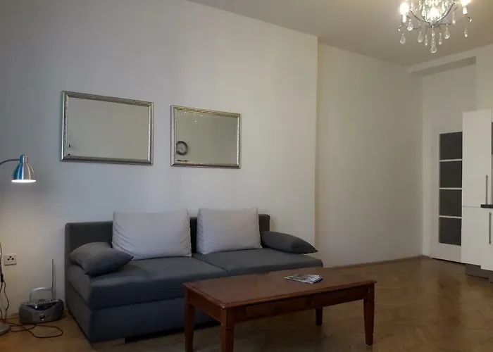 Old Town Spacious Apartment