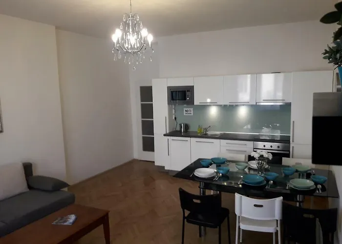 Old Town Spacious Apartment
